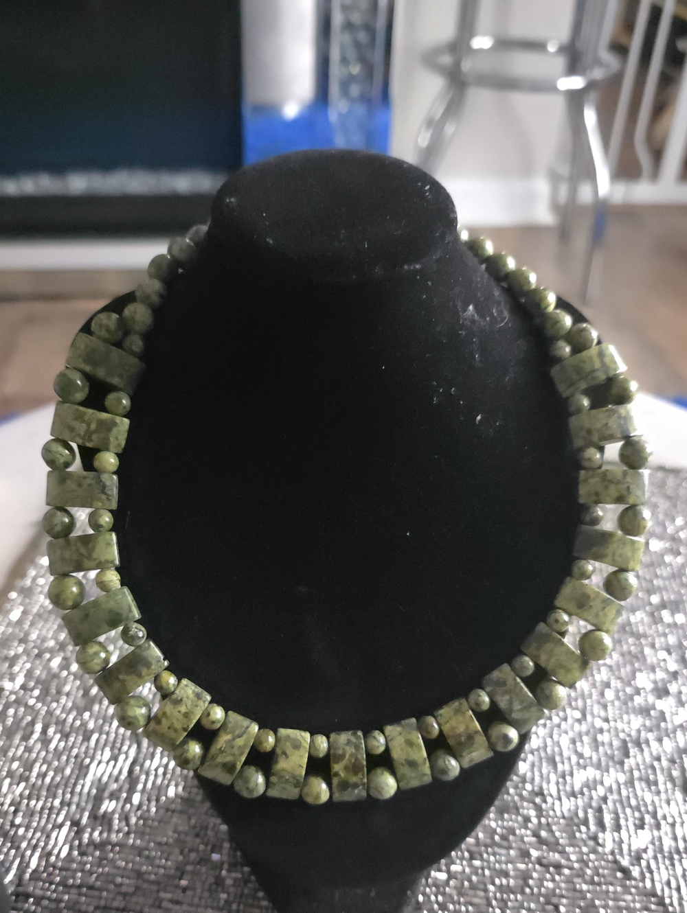Vintage Green Stone Bead Necklace - Women Jewelry